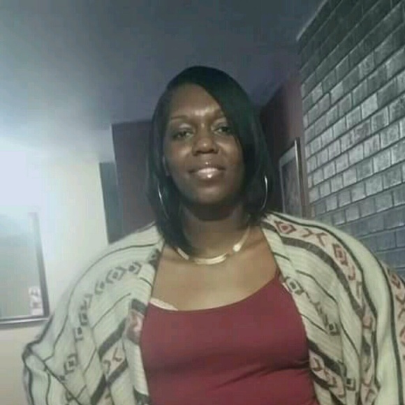 Meet your Posher, Cashundra - Picture 1 of 1